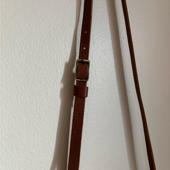 Portland Leather Brown Crossbody Bag with Adjustable Strap and Flap Closure - Picture 5 of 5